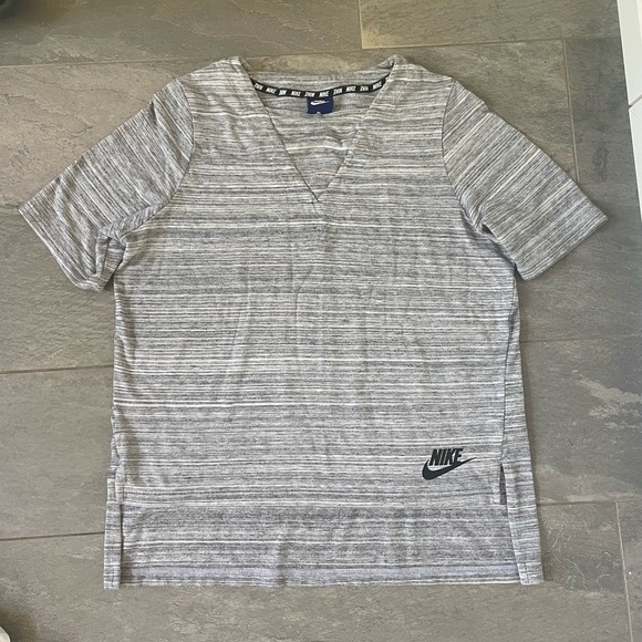 Nike short sleeve heathered gray tee medium - Picture 2 of 4